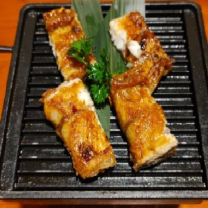 鳗寿司日本料理烤鳗鱼