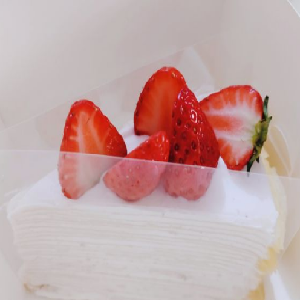 糖涩奶茶草莓蛋糕