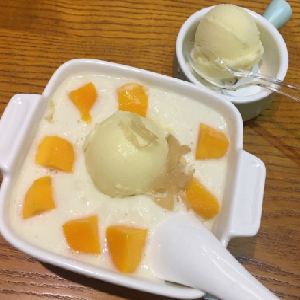 果C益佰港式甜品店芒果酸奶
