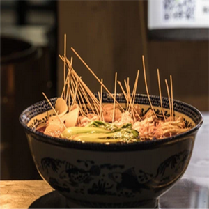 筷吙麻辣烫加盟总部小吃
