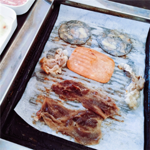 韩国渝纸上烤肉美味