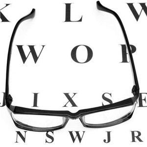 东宝眼镜字母