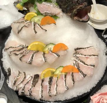 川福海鲜自助火锅鱼肉片