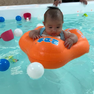 婴幼游泳馆提供游泳