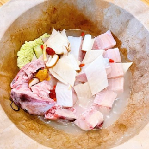 汤加石锅鱼鱼鲜