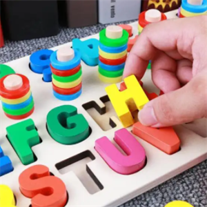开发智力玩具字母