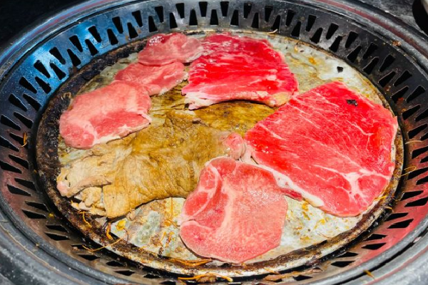 东盛烤肉自助料理牛肉片
