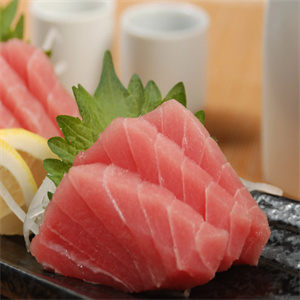 梅子日本料理金枪鱼寿司