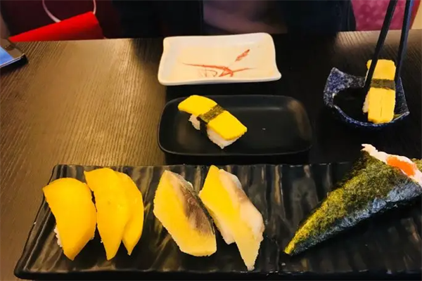 龍鱼旗外带寿司特色