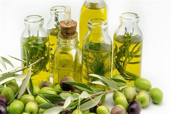 绿泉橄榄油展示