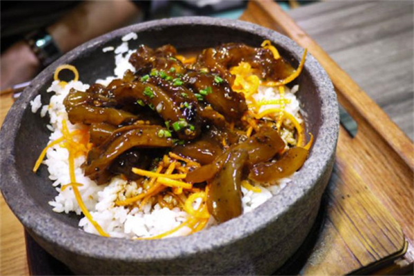 米荘石锅饭美味