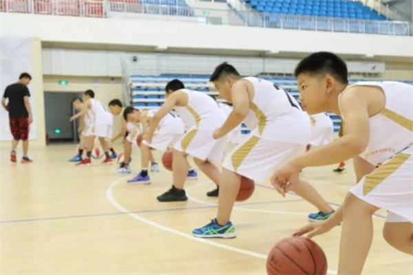未来体育美式篮球训练营负责