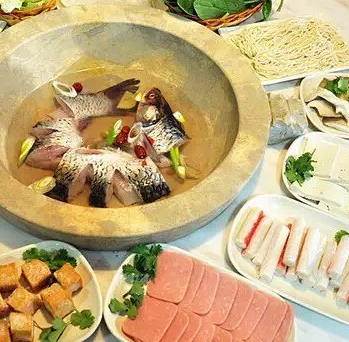 湘西石锅鱼好吃