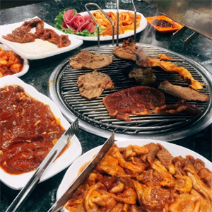 韩园烤肉城菜品丰富