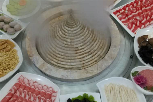 湘西石锅鱼美味