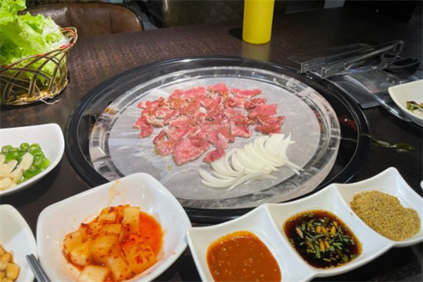 金钢家烤肉韩式料理菜品丰富