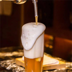 皮啤呷 精酿啤酒坊泡沫