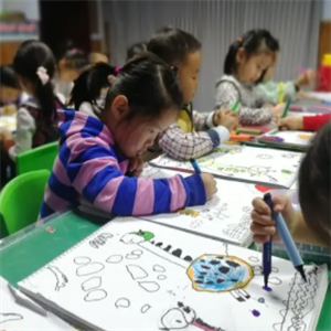 金峰幼儿园画画