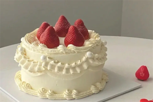 天秤蛋糕草莓