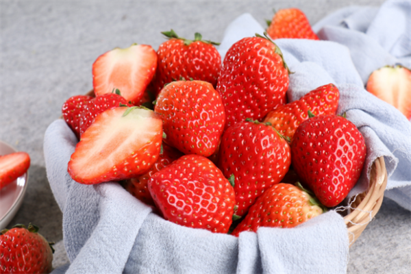 华威草莓油桃草莓