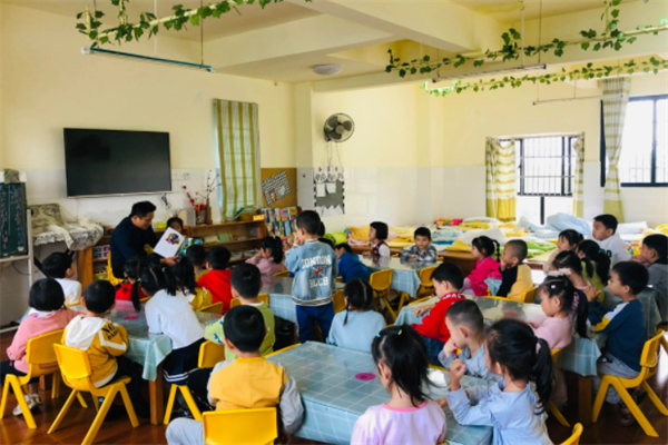 春城幼儿园教室