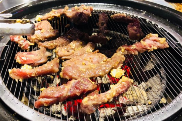 火火炭火烤肉牛肉