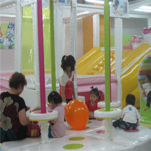 幼儿室内游乐园互动