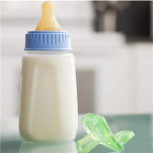 孕童用品奶瓶