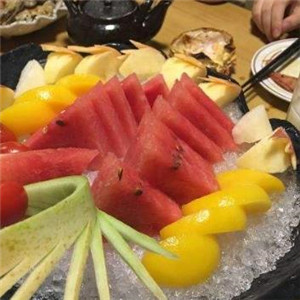 本鲔海匠日本料理水果
