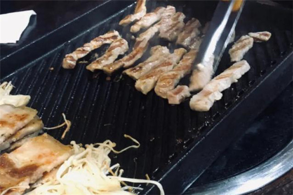 韩国熨斗烤肉好吃