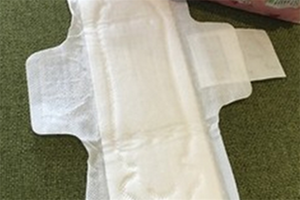uft台湾汉方卫生巾便宜
