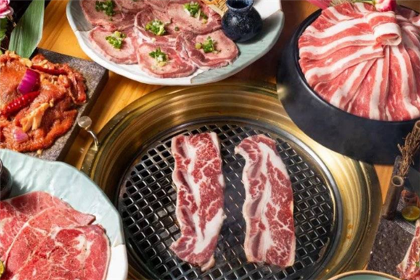 韩国小胖料理自助烤肉美味