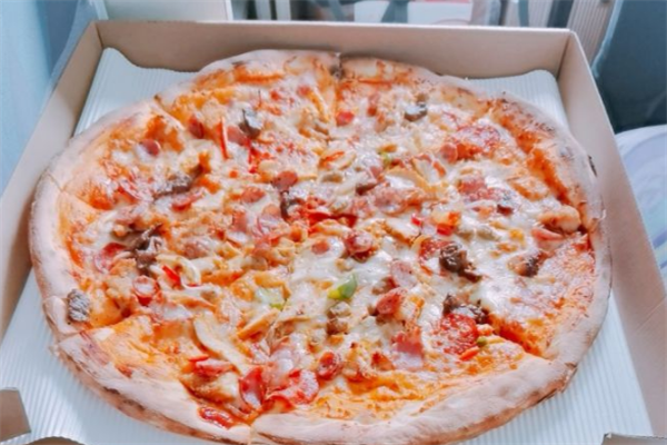 盒子披萨火腿披萨