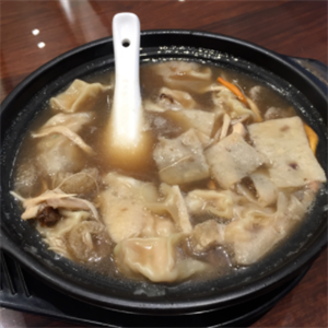 砂锅馄饨鸡汤