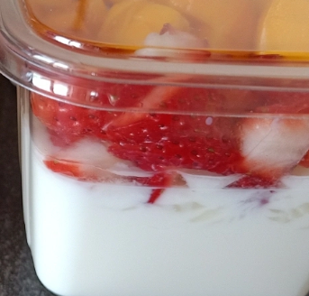 v18草莓酸奶