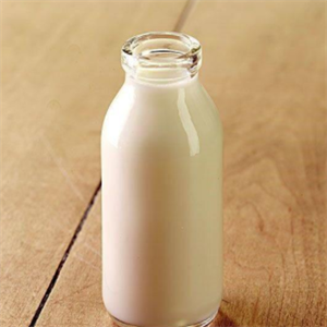 牛小仓牛奶直供站玻璃瓶