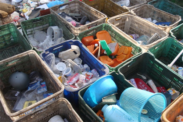 收满满废品回收塑料