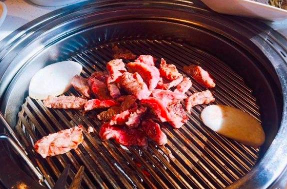 韩香福烤肉庄园加盟