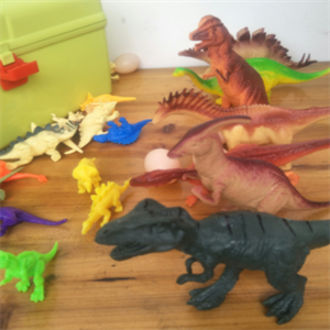 小恐龙玩具
