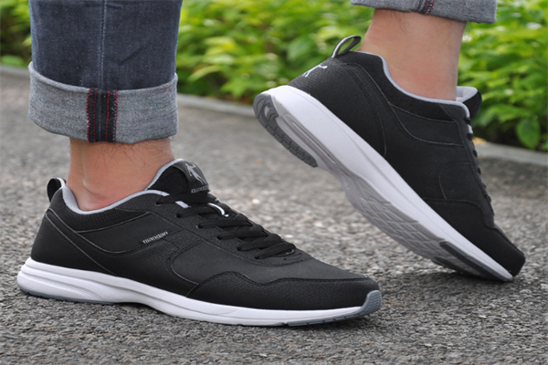  Sports casual shoes black