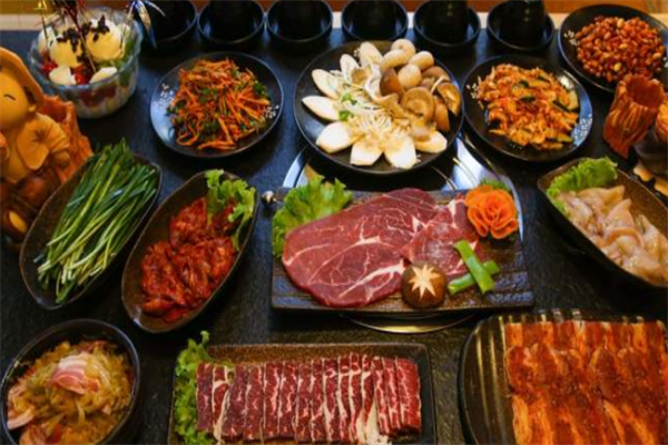 正宗韩式烤肉菜品丰富