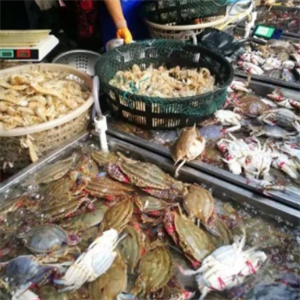 富民路海鲜水产市场梭子蟹