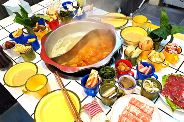 国潮盅盅火锅午餐肉
