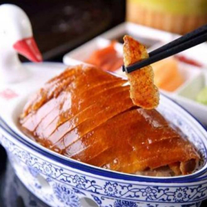  Fresh and tender roasted duck in fruit wood hanging furnace
