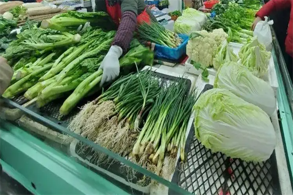 建和菜市场蔬菜